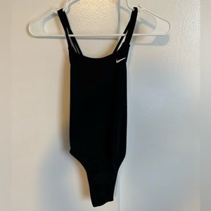 Nike Crossback Swimsuit 🖤